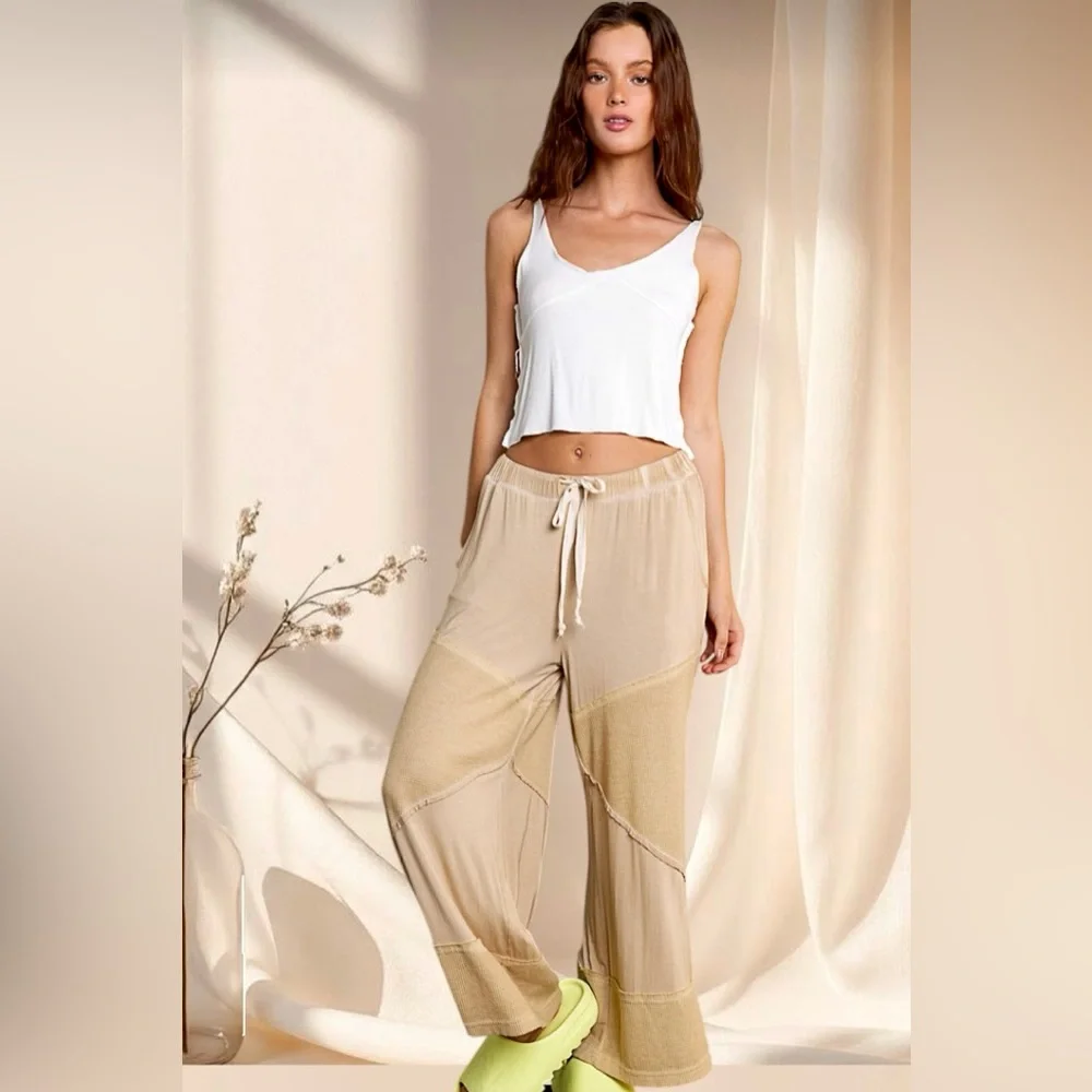 POL Honey Gold Corn Soup Wide-Leg Cropped Pants - Picture 4 of 7